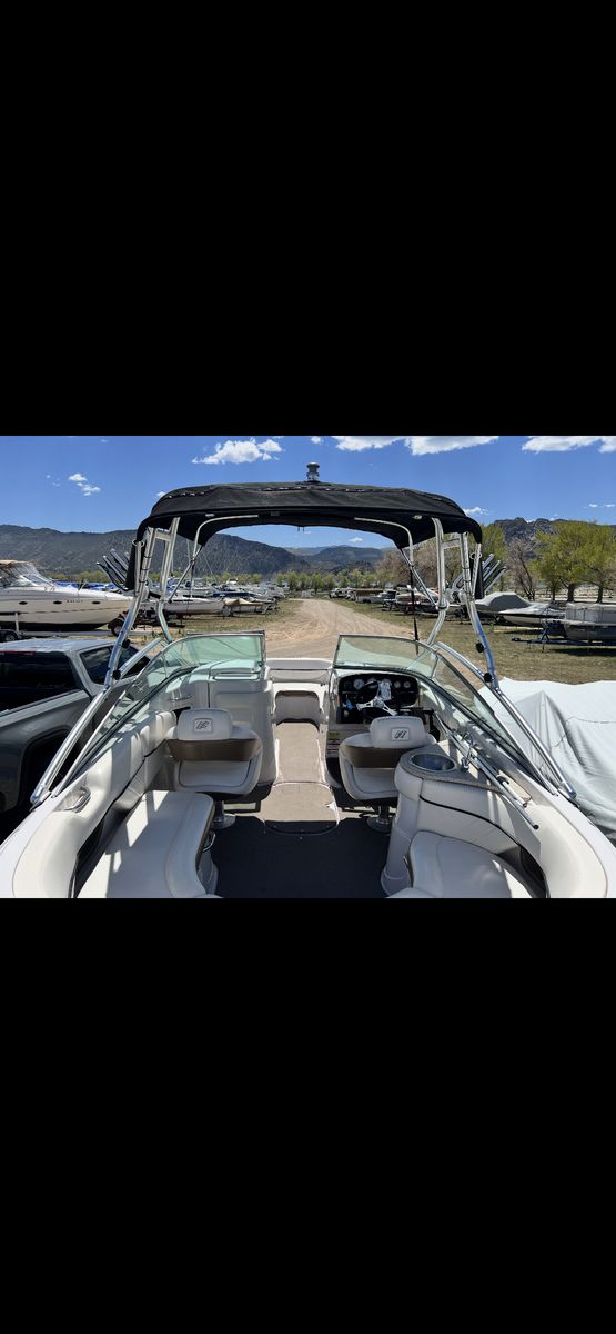 2008 Four Winns H240