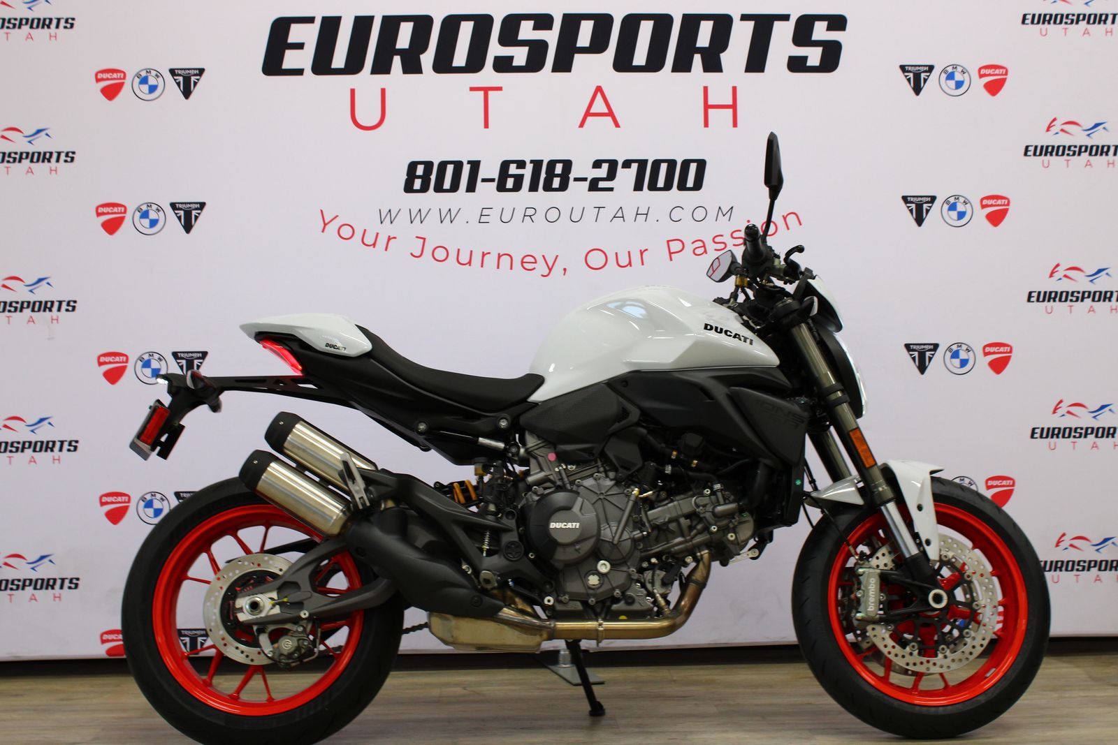2026 Ducati MONSTER PLUS