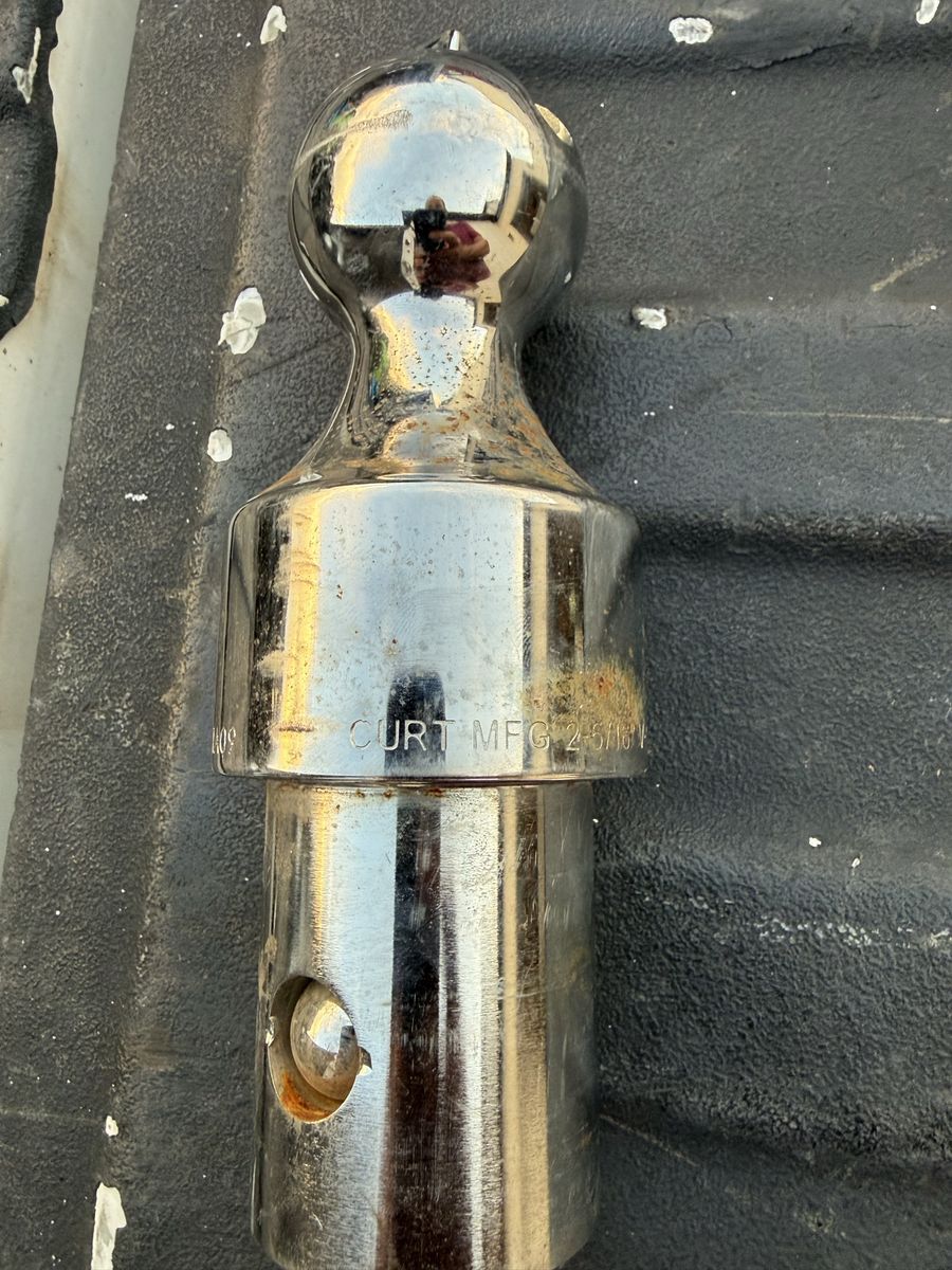 Curt V19 trailer hitch ball 60629