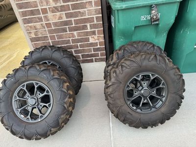 Polaris RZR xp 1000 2024 stock wheels tires only 250 miles on them 29x9.00r14 29x11r14 UTV rims