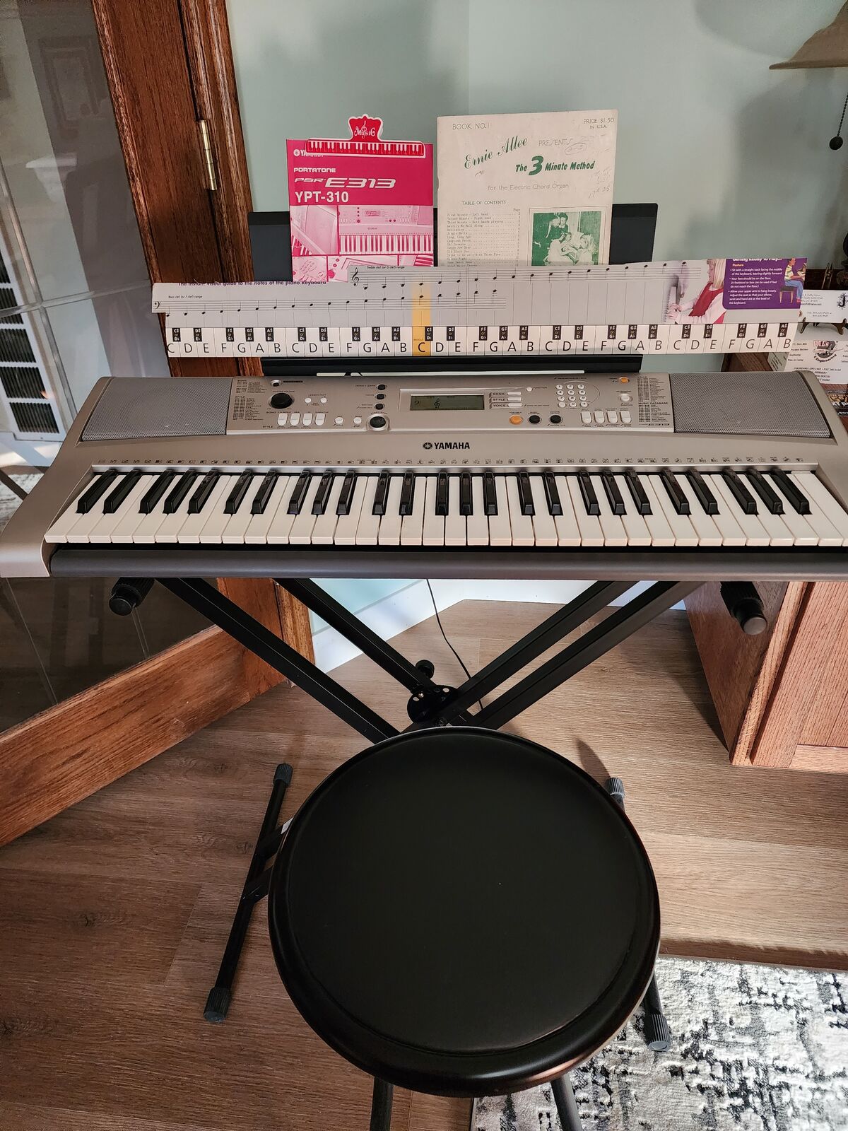 Yamaha Keyboard with stand and stool