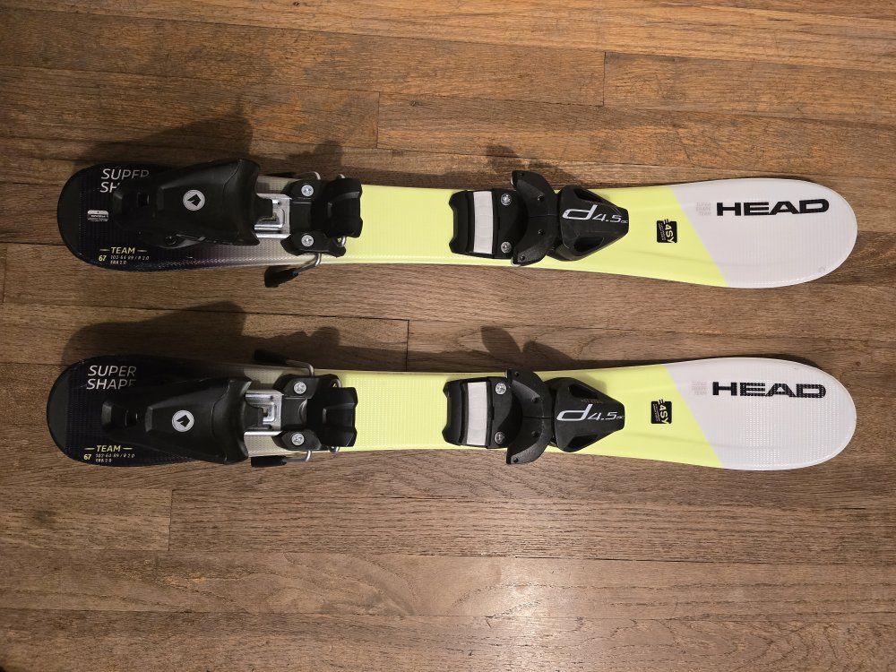 Head  Super Shape Team skis for beginning toddler/kids skiers. 67cm length perfect for beginner, awesome  skis with bindings