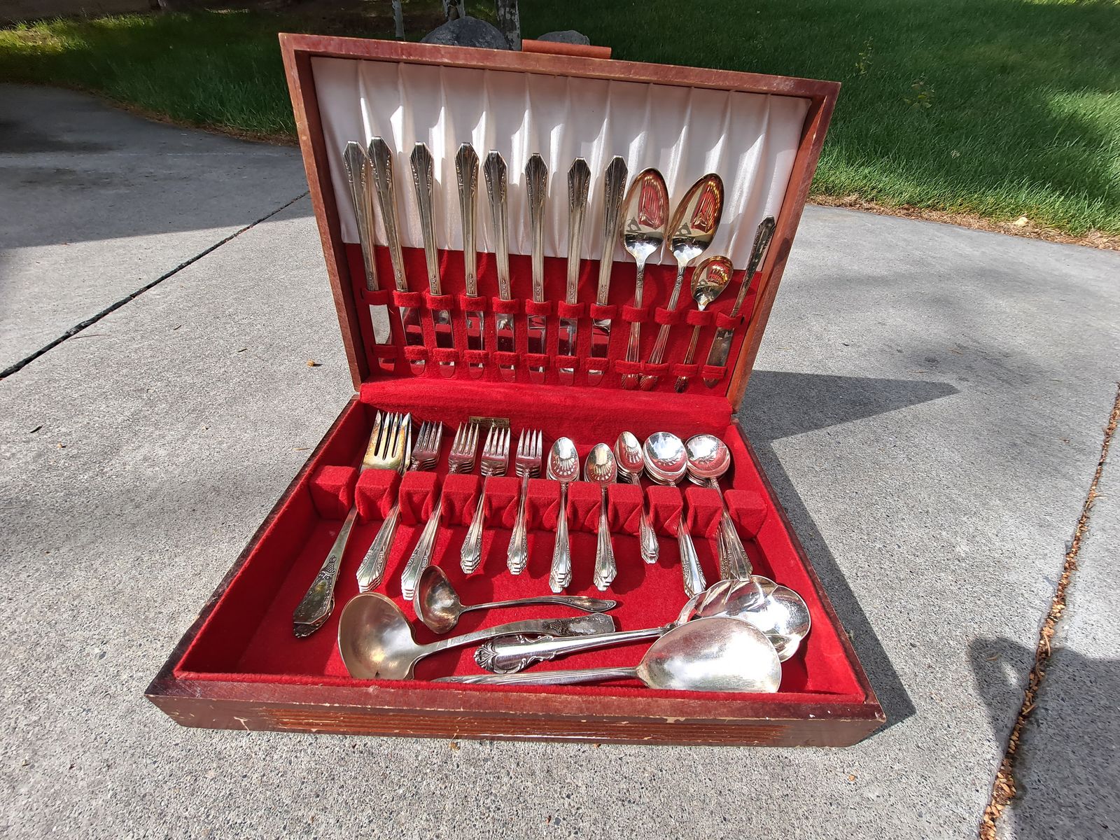 WM Rogers Silverware Set Vintage