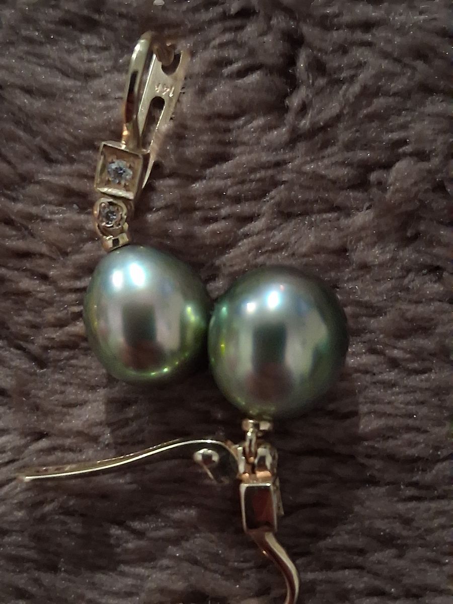 Elegant 14K Gold Green Pearl Drop Earrings