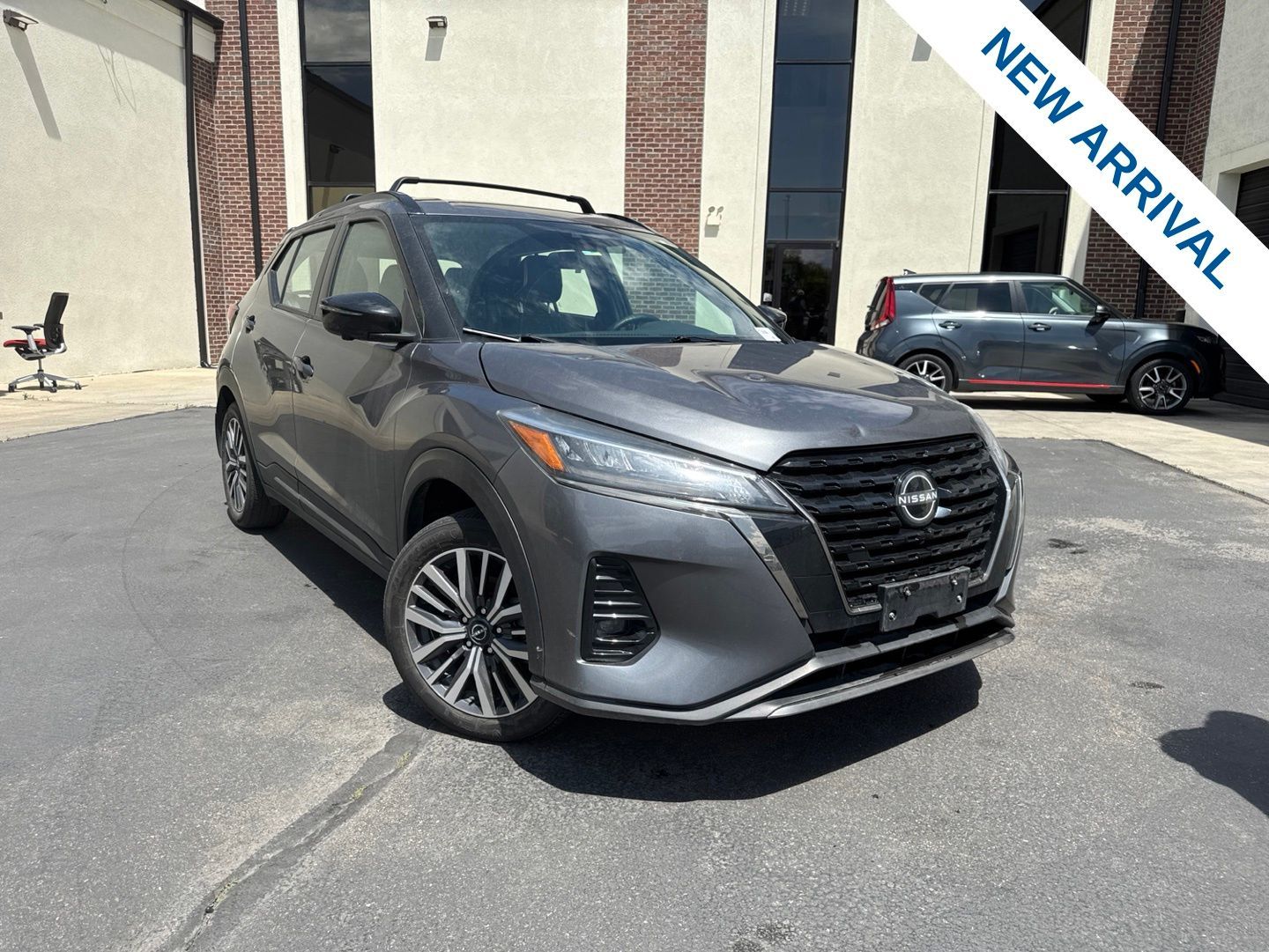 2023 Nissan Kicks SR