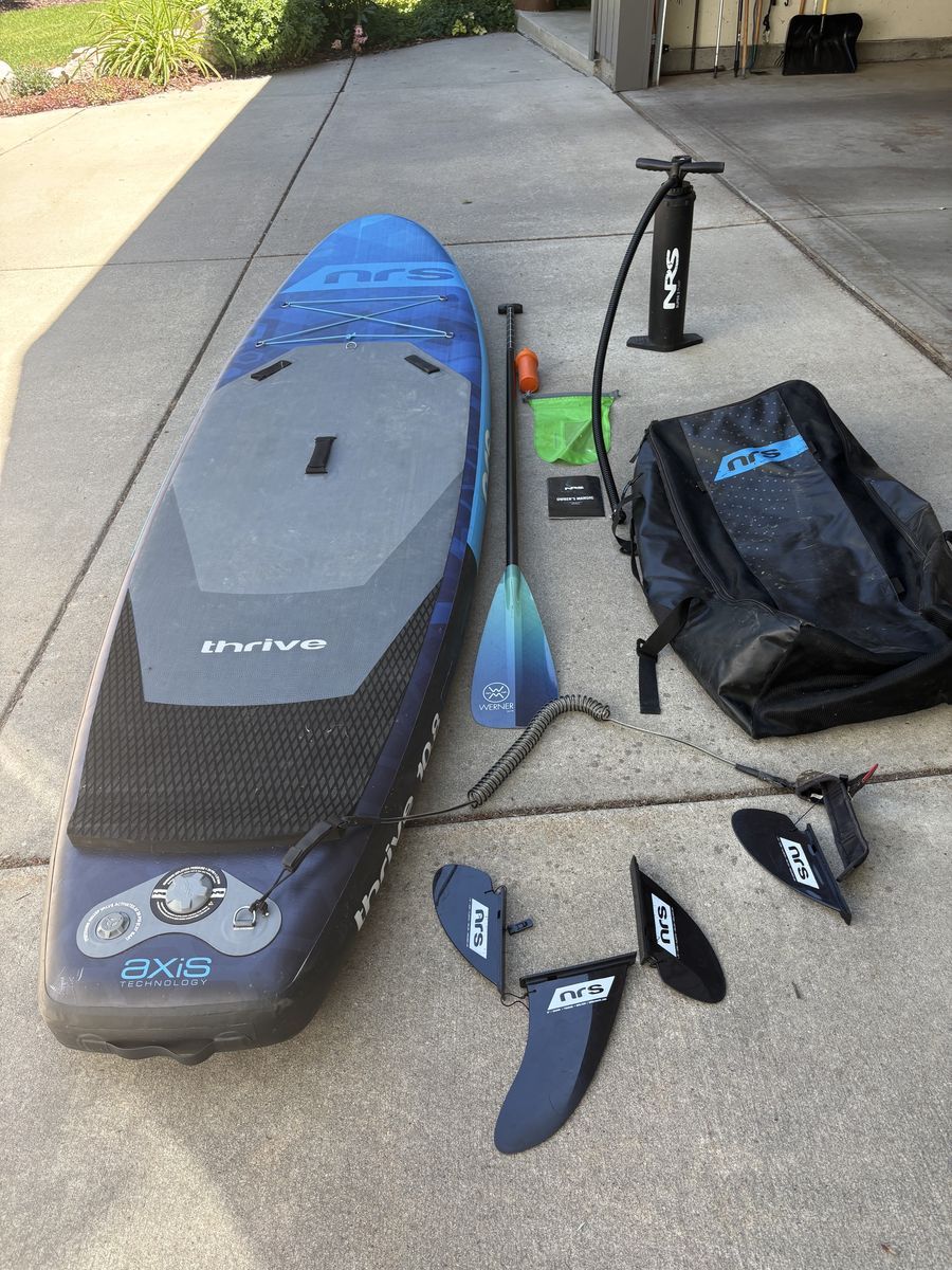 NRS Thrive 10.8 Inflatable Paddle Board Package – Like New