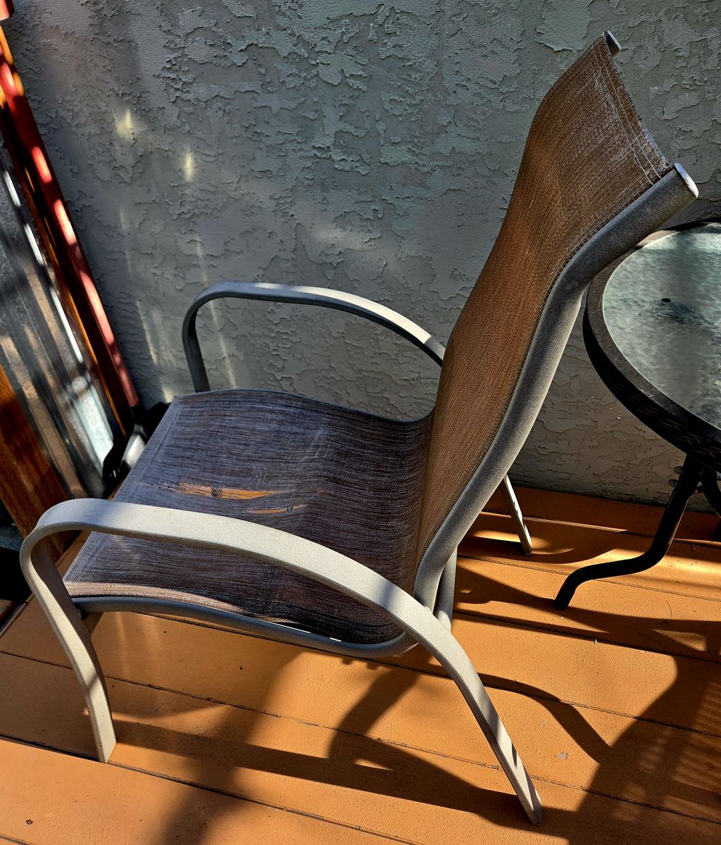 FREE! Outdoor Patio Chair-Damaged Seat