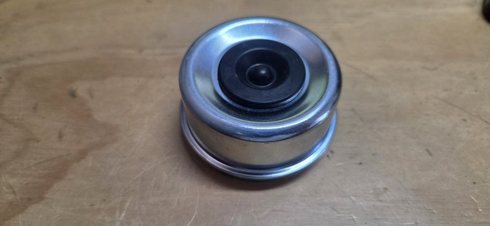 Trailer outer bearing and races set. seals and caps
