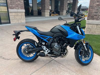 2023 SUZUKI GSX-8R