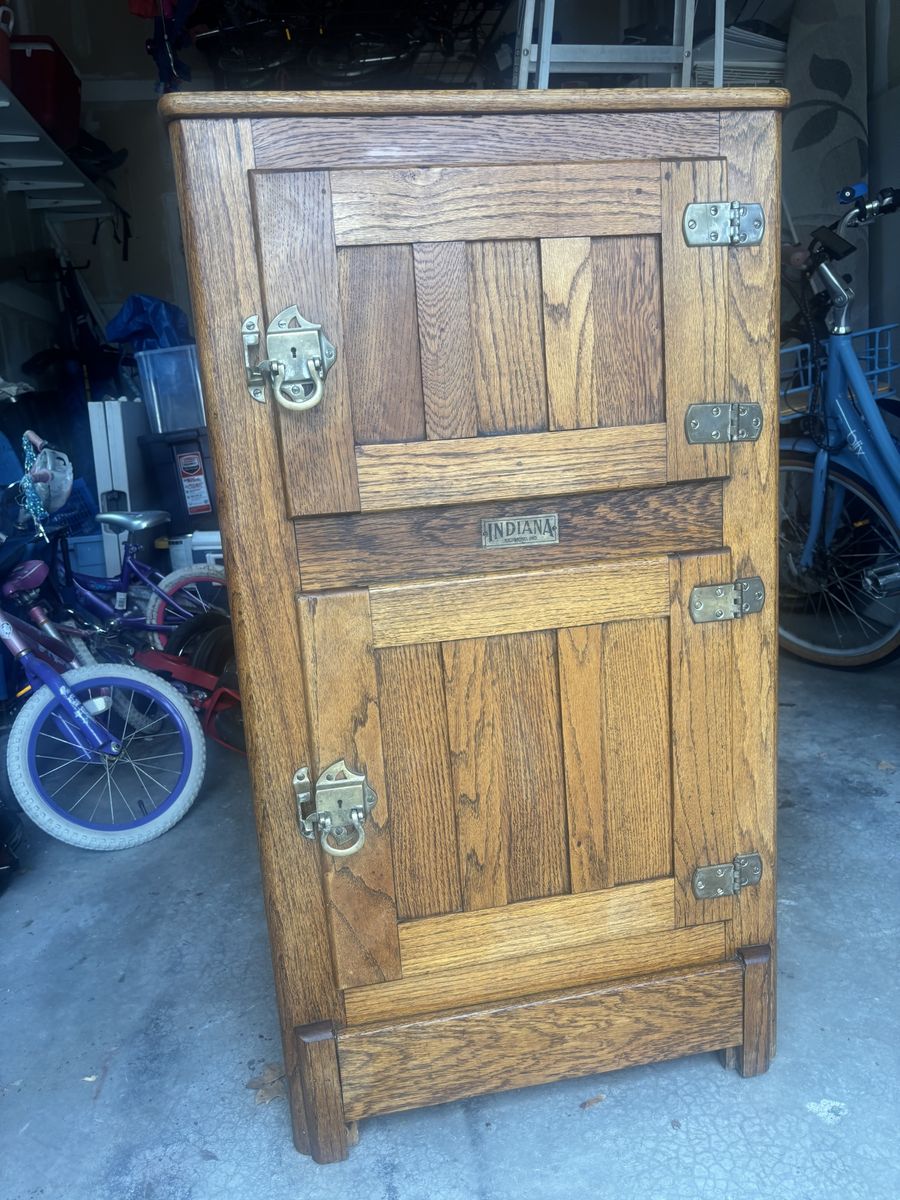 Antique Oak Ice box