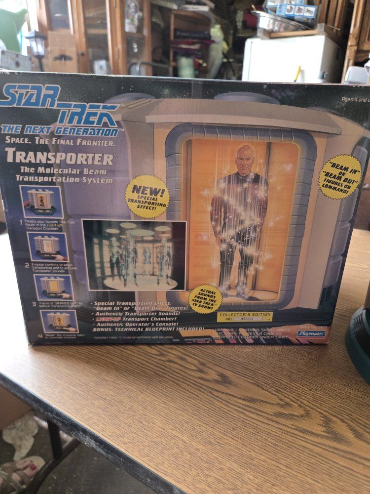 Playmates Star Trek TNG Transporter Collector's Edition Action Figure Playset NIB #095535