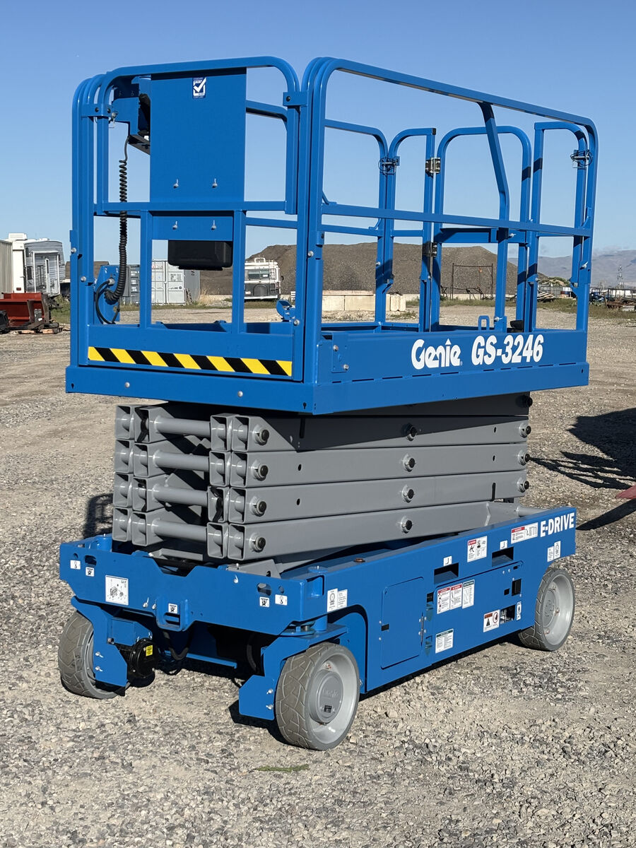 2025 New! *In Stock* Genie GS-3246 E-Drive (32') Scissor Lift (id.9373)