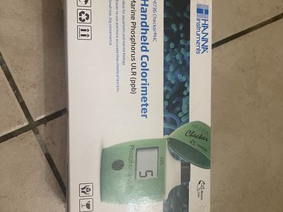Test kits and algae float magnet and fish feeder