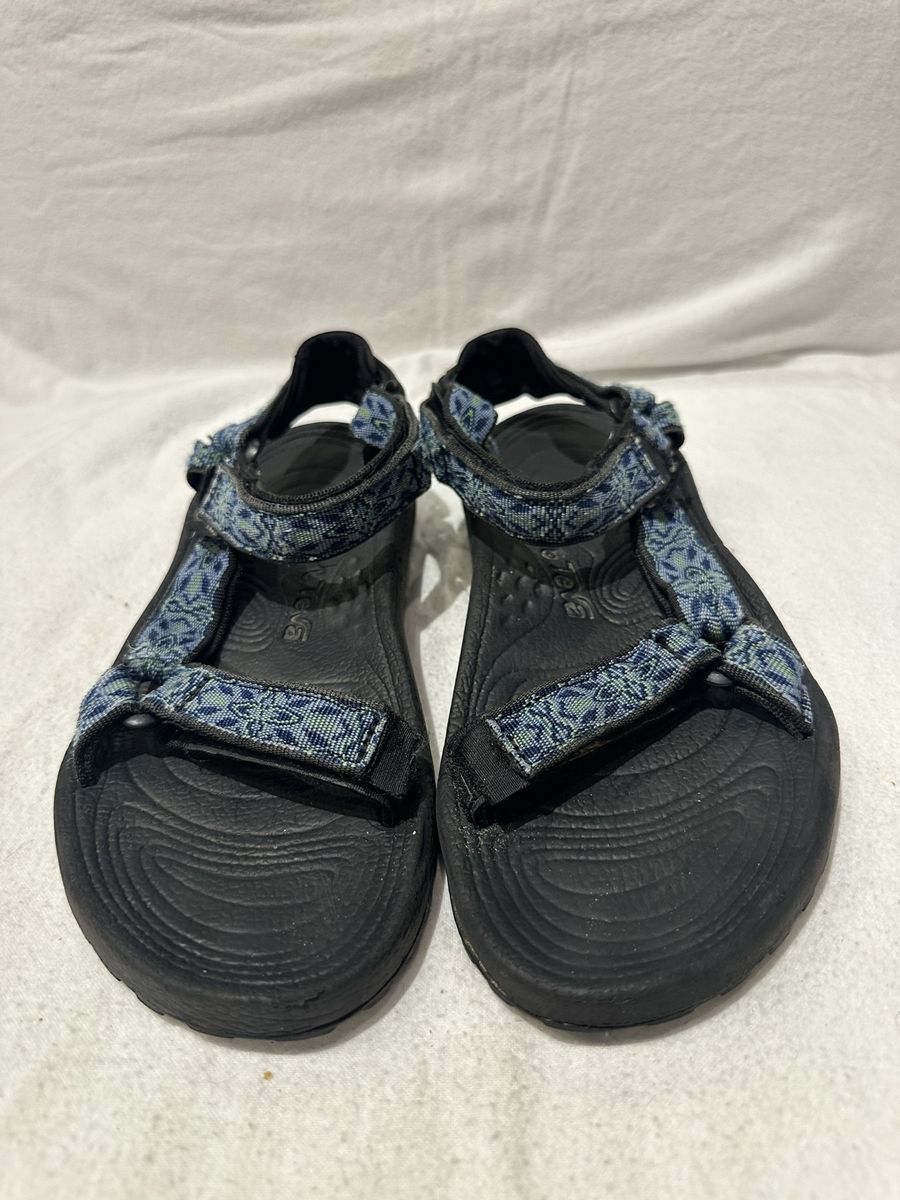 Teva women’s size 10 blue print sports sandals
