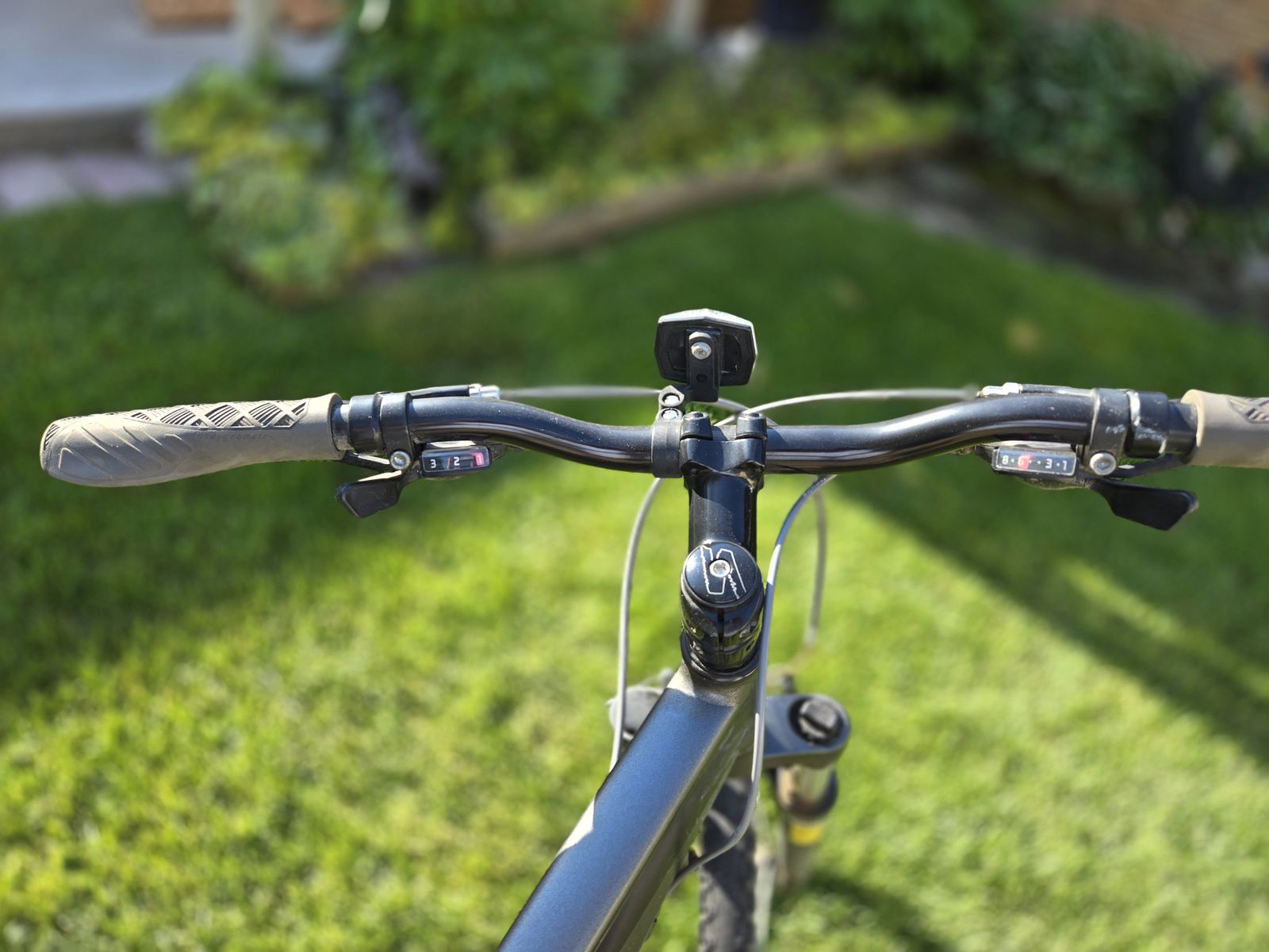 Specialized Crosstrail Enhanced Aluminum Alloy Hybrid Bike