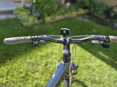 Specialized Crosstrail Enhanced Aluminum Alloy Hybrid Bike