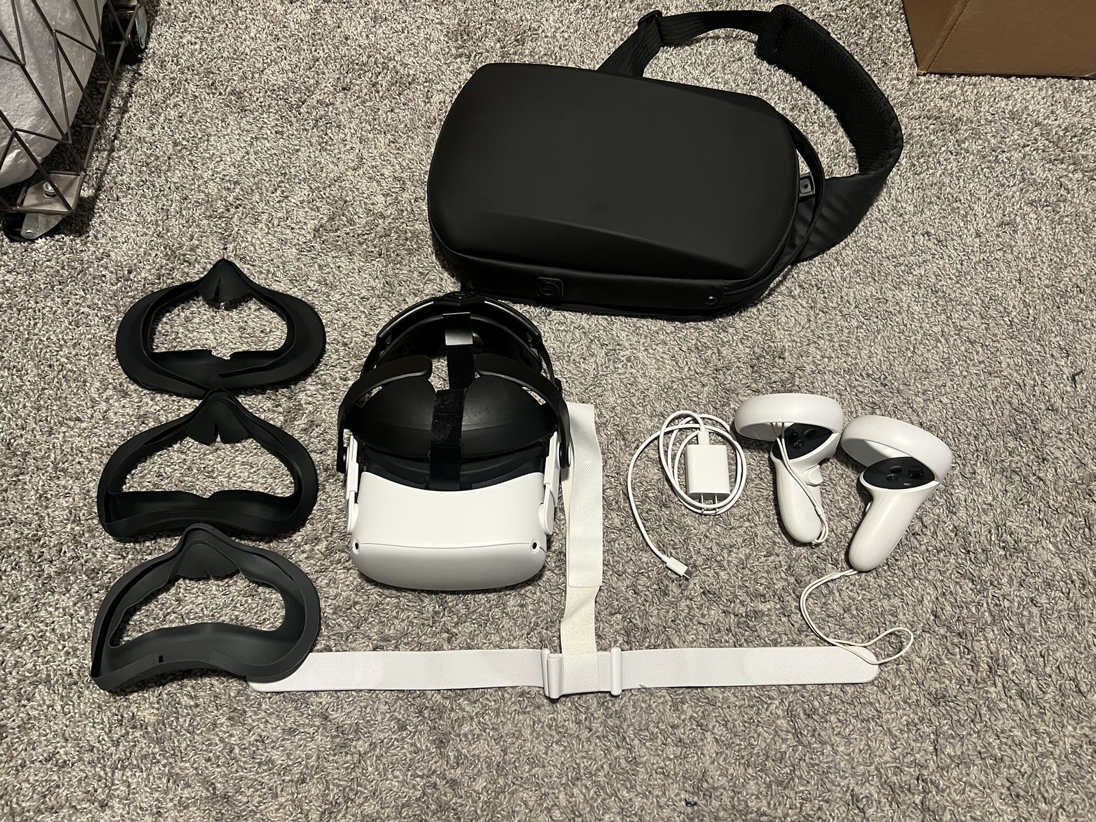 Meta Quest 2 (Oculus Quest 2) 128GB VR Headset w/ Elite Strap & Case - Excellent Condition