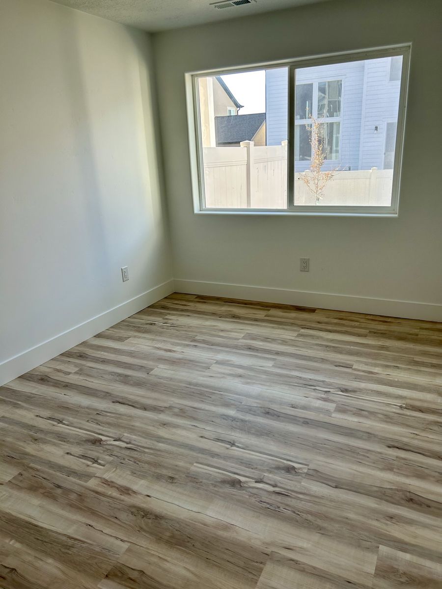 Main image 19