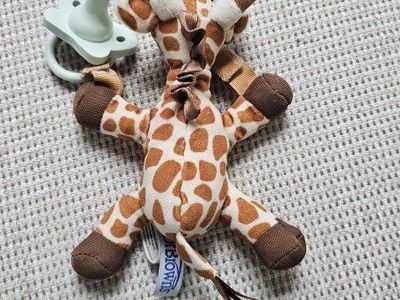 Dr. Brown's Giraffe Plush Pacifier Holder
