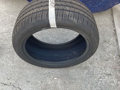 275/40/19 NEW EVOLUXX TIRE