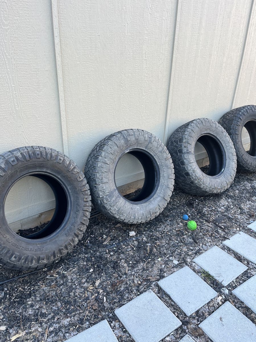 Nitto Ridge Grappler 35x12.50R18