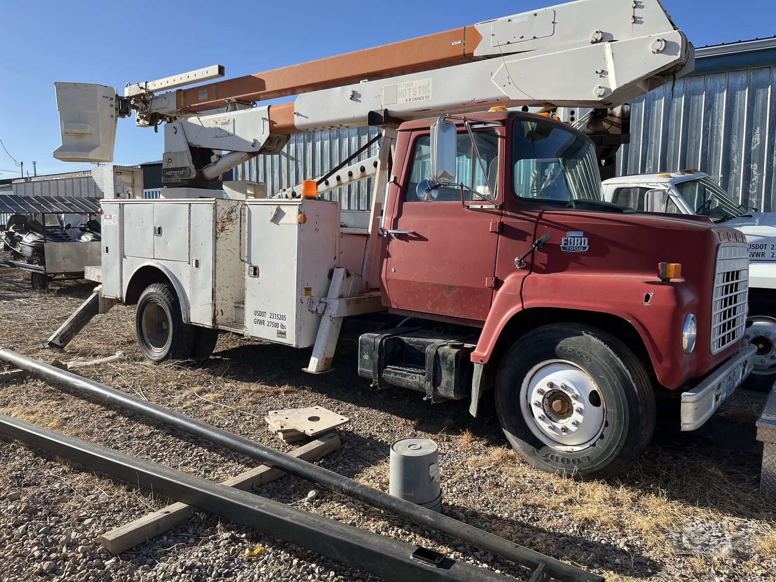 Ford 7000 bucket truck