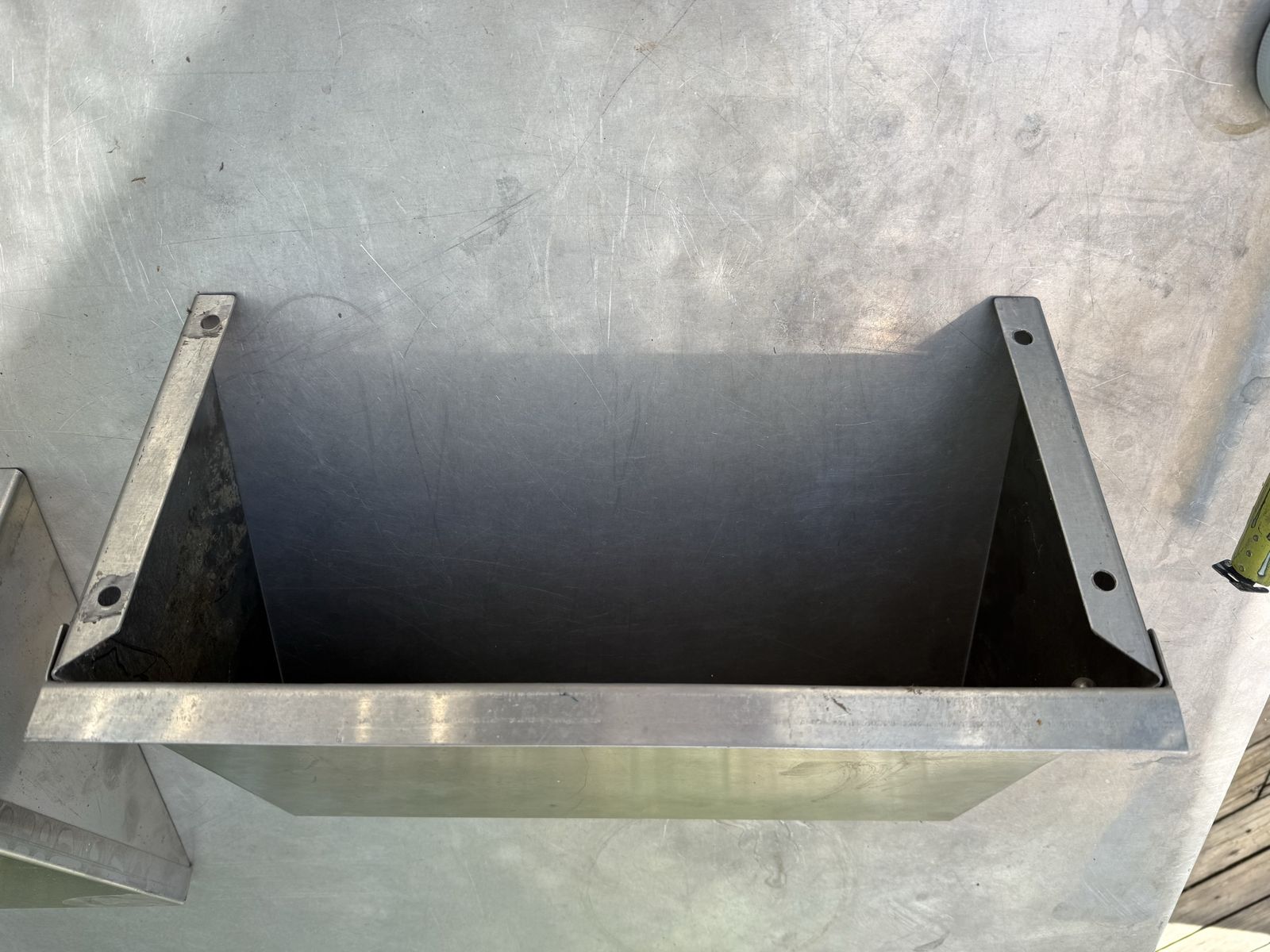 Main image 3