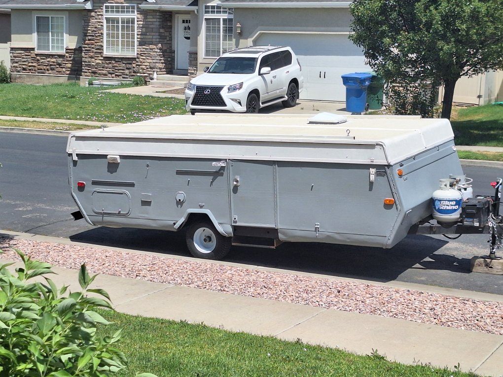 Used Pop-Up Camper Travel Trailer - refreshed sleeps 6
