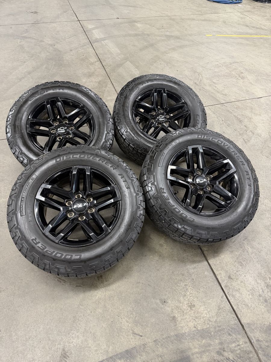 2023 Chevy Trailboss OEM 18in Wheels/ 275/75/18