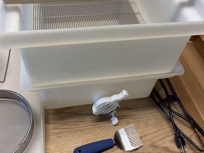 Beekeeping Uncapping Tub And Accessories