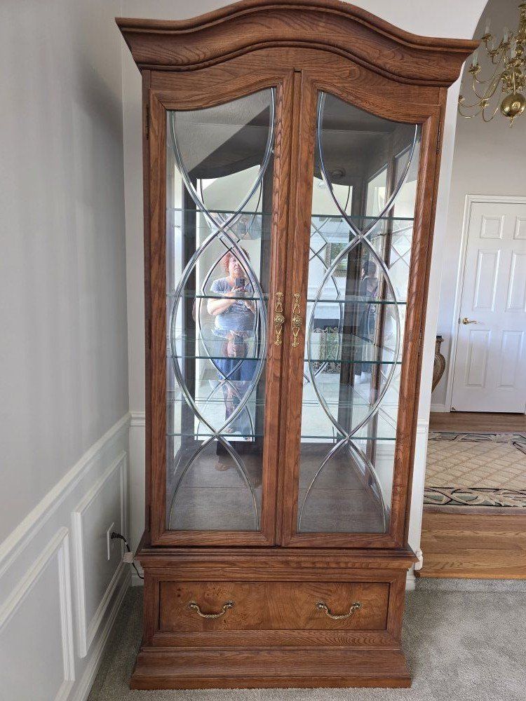 Thomasville Curio Cabinet