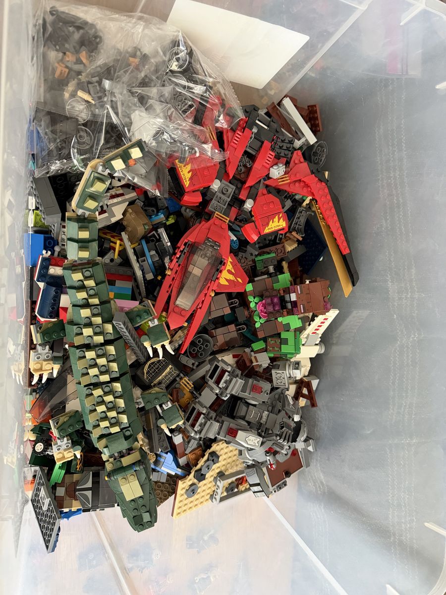 Large Lot of Assorted LEGO Bricks & Minifigures - Star Wars, Ninjago, Marvel, DC & More!