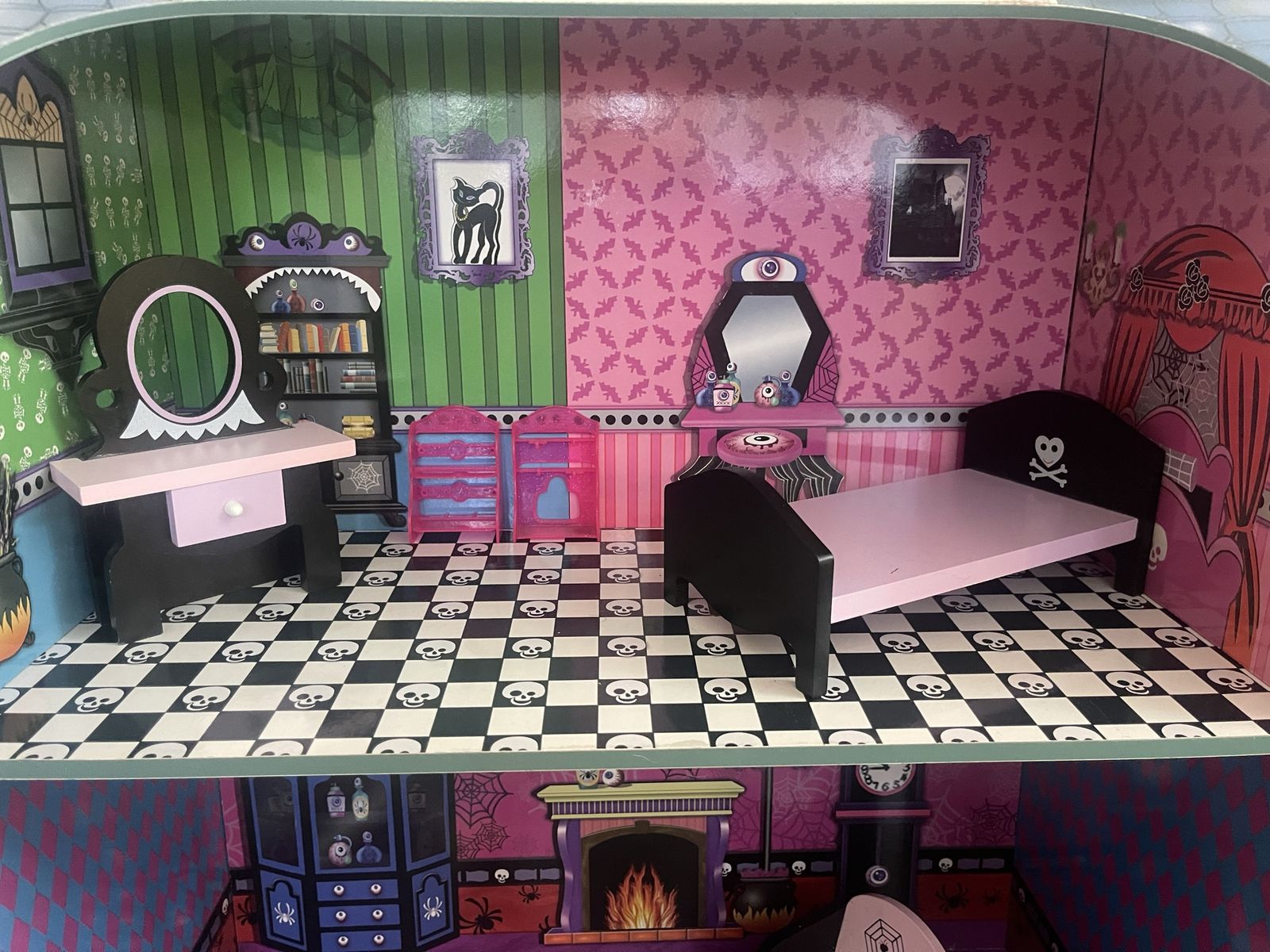 Main image 4