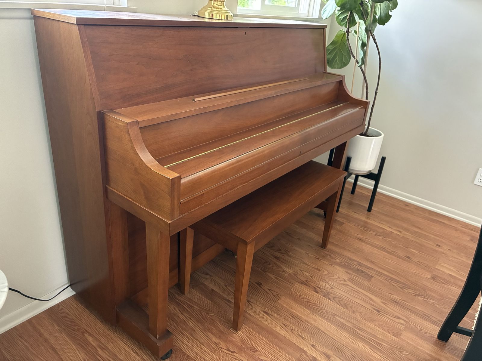 Yamaha P22 like new studio piano