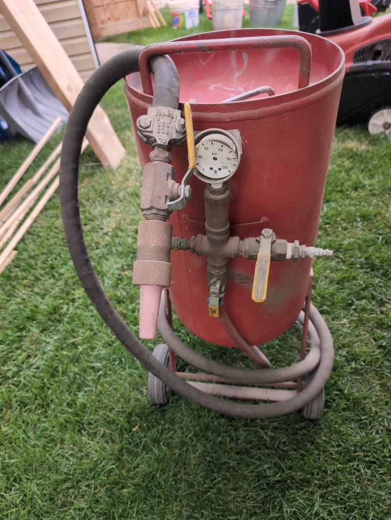Red Portable Pressure Sand Blaster with Wheels and Pressure Gauge