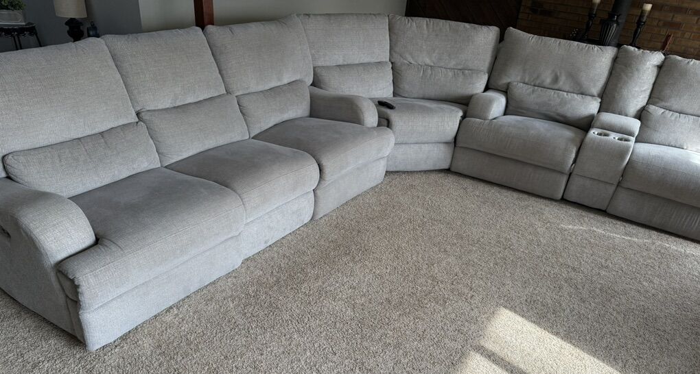 4 Electric Reclining Sectional Couch