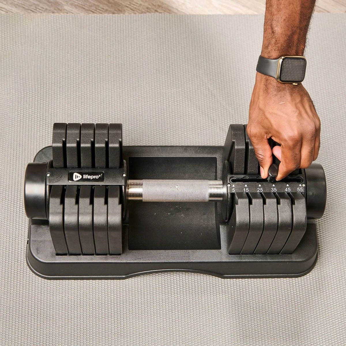 Adjustable dumbbell