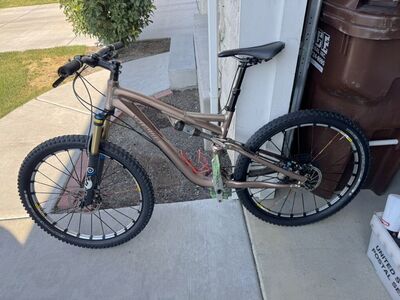 Mountain Bike Fits 5'6-5'10”, year of 2012