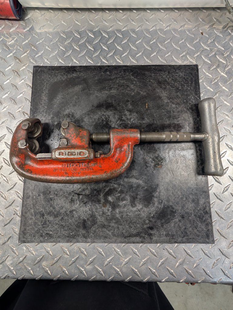 Ridgid 42A 4-Wheel Pipe Cutter