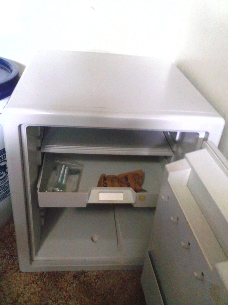 Vintage Fireproof Sentry Safe, I believe it's over 20 years vintage.