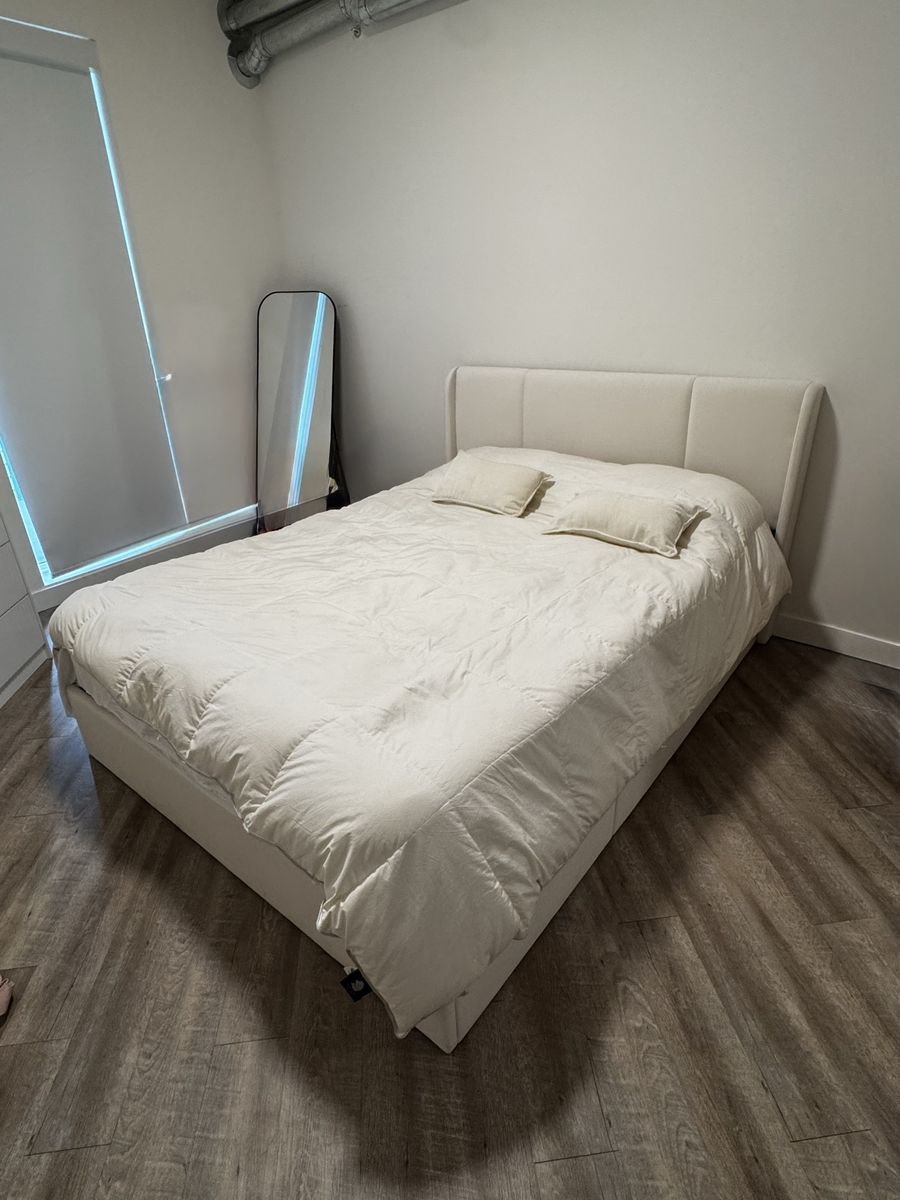 Queen Storage Bed Frame + Nectar 12” Memory Foam Mattress – Excellent Condition – Pickup Only