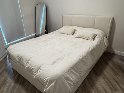 Queen Storage Bed Frame + Nectar 12” Memory Foam Mattress – Excellent Condition – Pickup Only