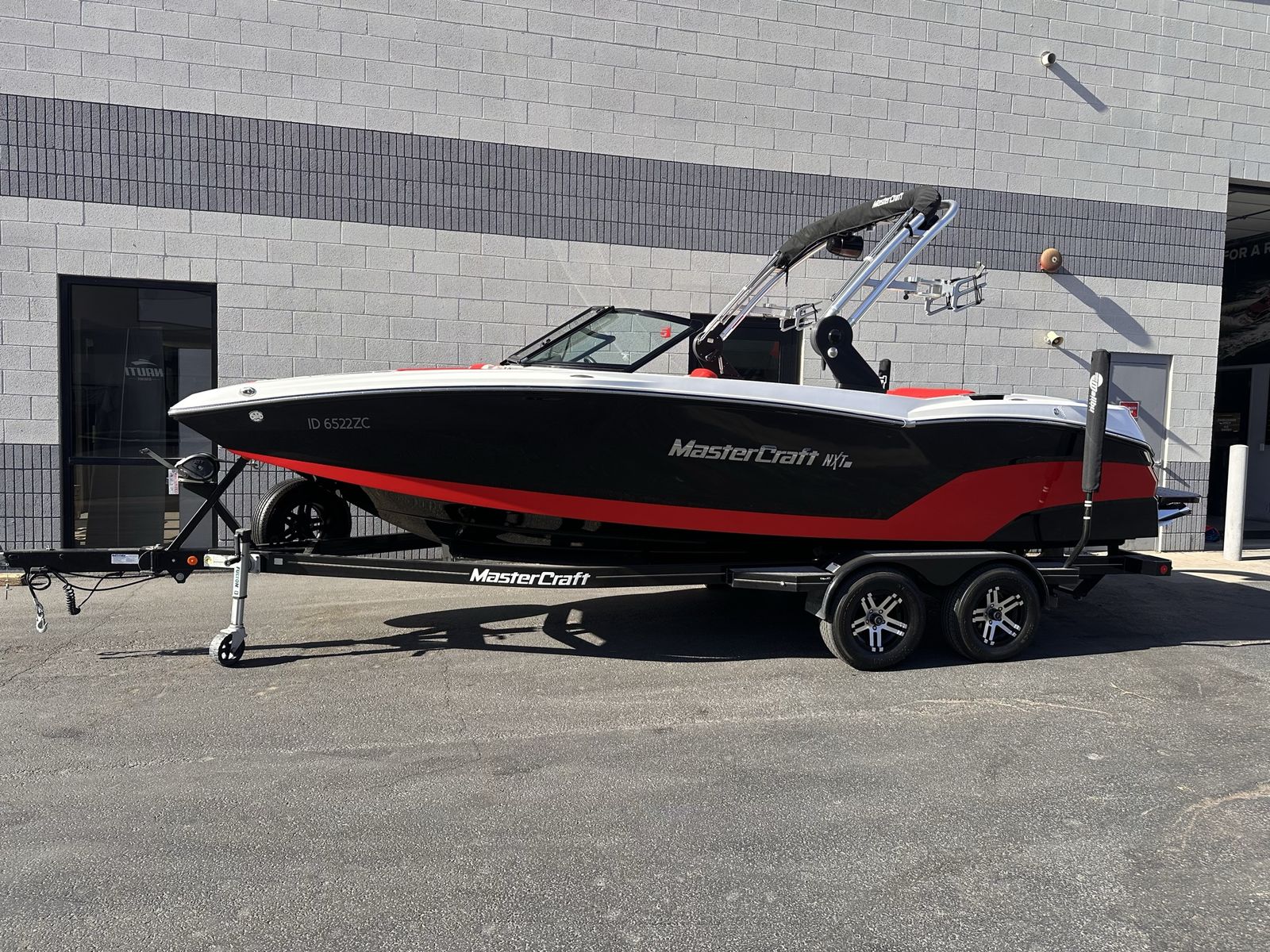 2020 MasterCraft NXT22 Wakeboard Boat - Black/Red, Excellent Condition, W/ Trailer