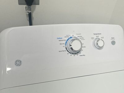GE and Hotpoint Washer and Dryer Set White Used