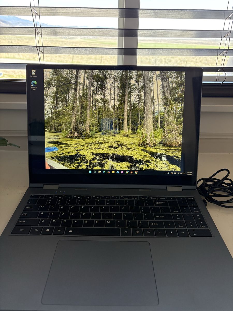 Jumper 16” Convertible Laptop – Like New (Great for School/Work!)