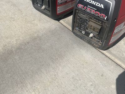 2 Honda EU2200I