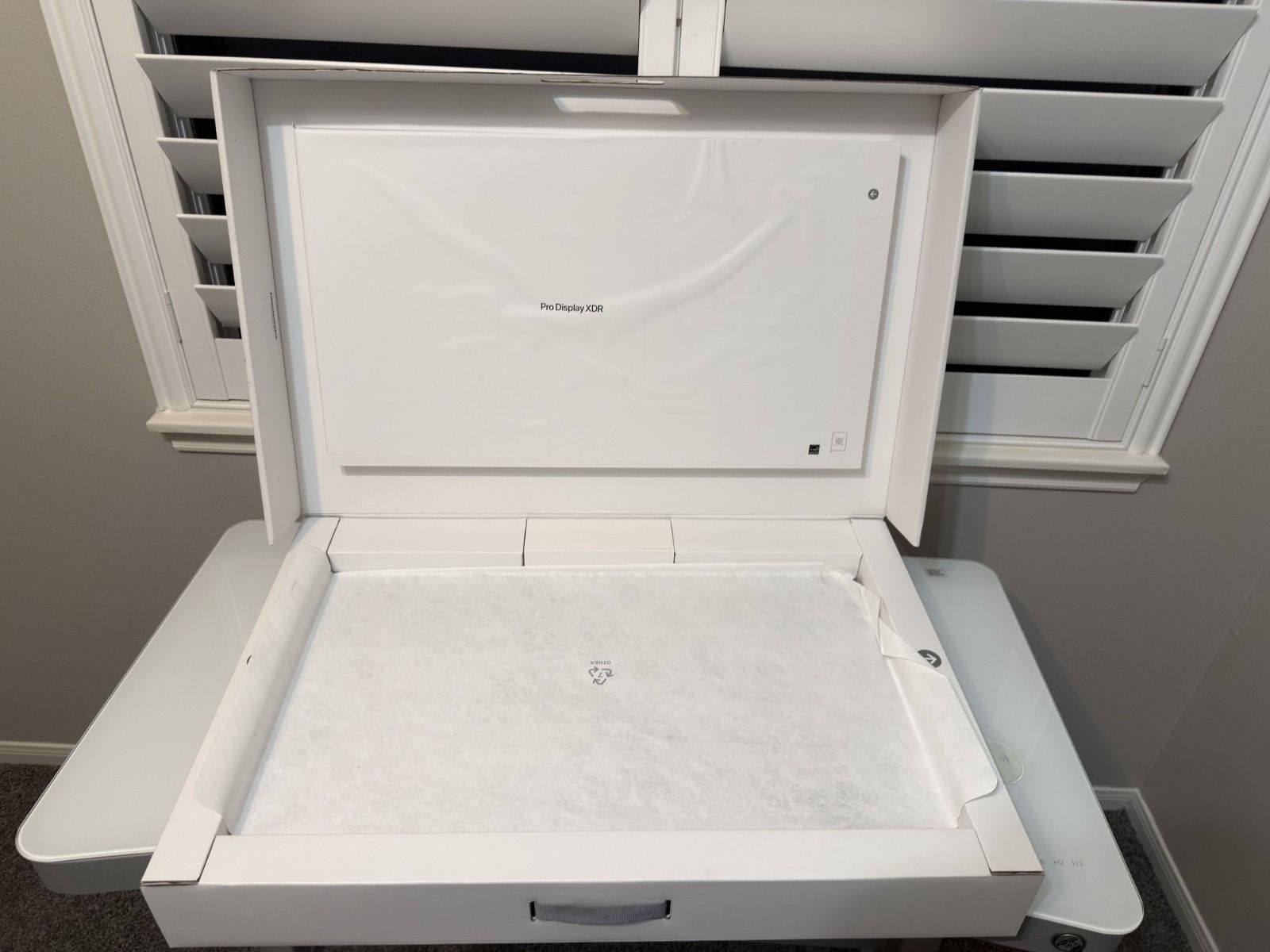 Apple Pro Display XDR 32in 6k 6016x3384 Standard Glass w