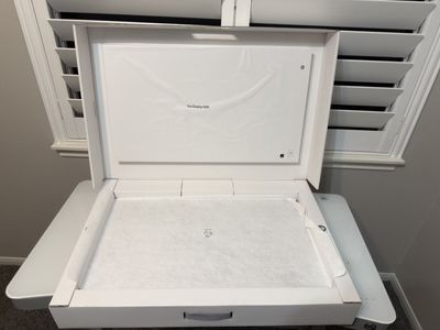 Apple Pro Display XDR 32in 6k 6016x3384 Standard Glass w