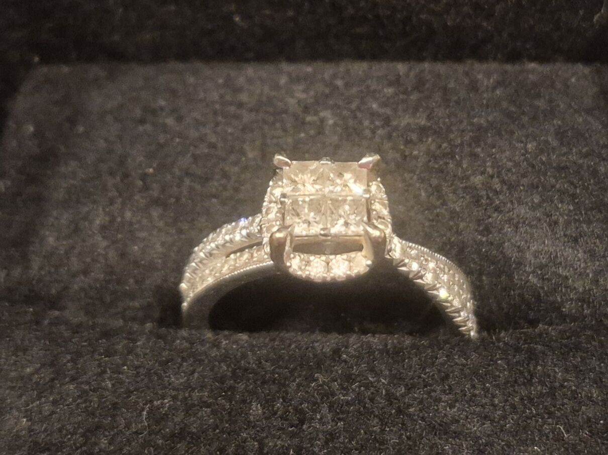 Diamond engagement ring