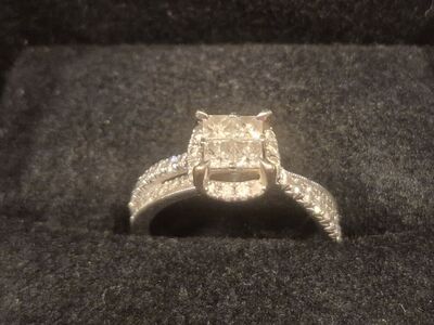 Diamond engagement ring